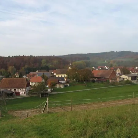 Walnut Modern Retreat Holiday home *