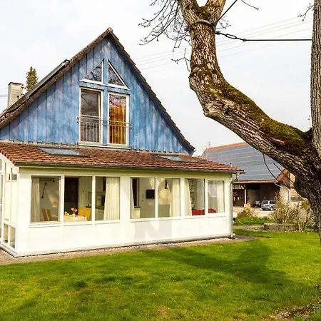 Walnut Modern Retreat Holiday home