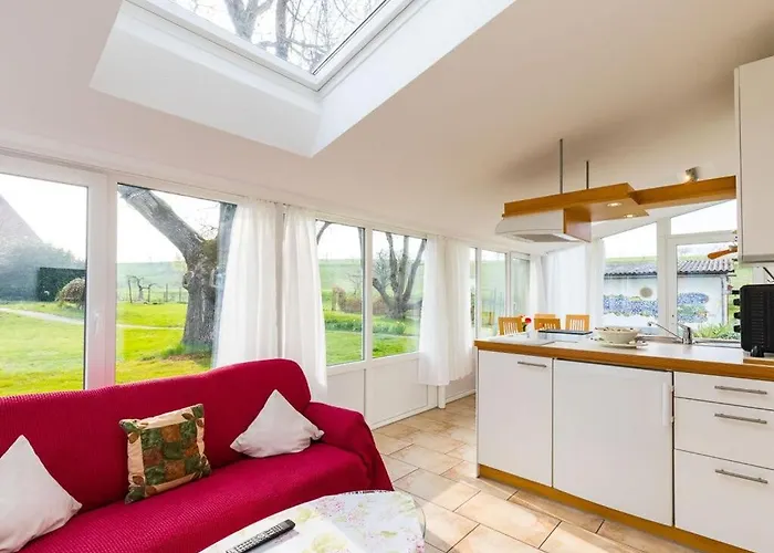 Walnut Modern Retreat * Hodingen